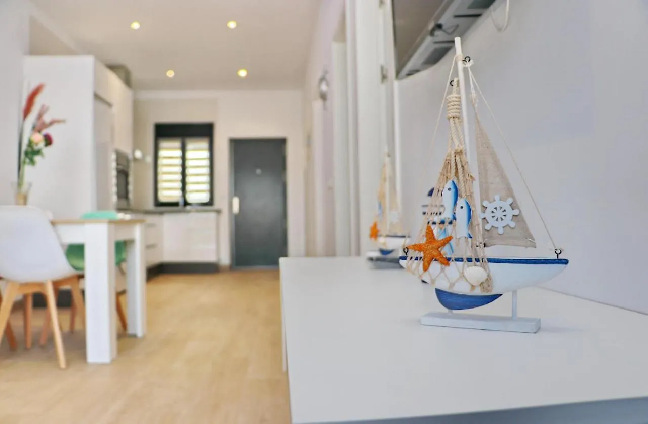 בית נופש הוילה קוניל דה לה פרונטרה Casa Con Piscina De Agua Salada III